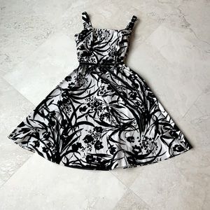 Fun, Fit, & Flare Flirty Dress Black & White Sz 11/12